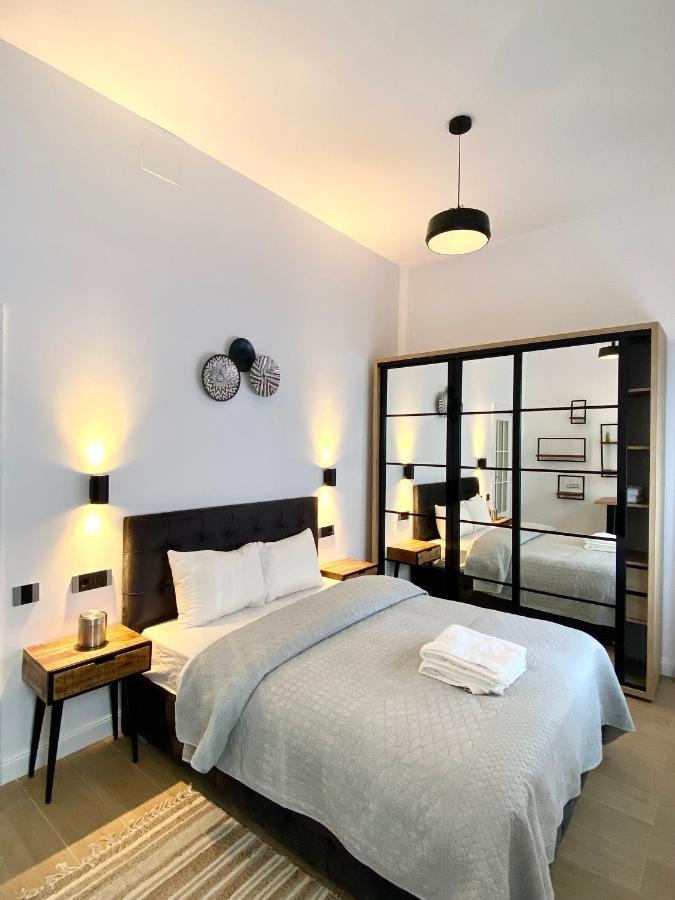 10 Council Square Apartman Brassó Kültér fotó