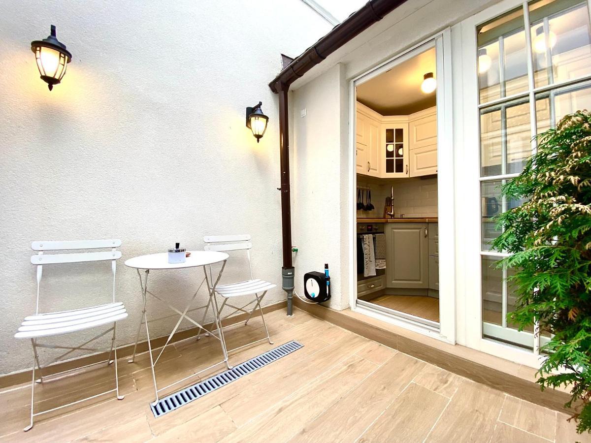 10 Council Square Apartman Brassó Kültér fotó