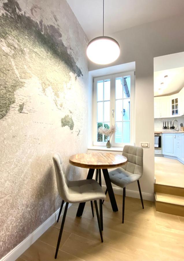 10 Council Square Apartman Brassó Kültér fotó