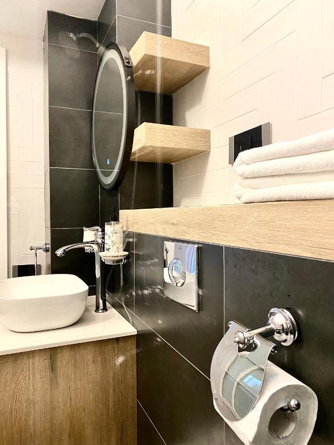 10 Council Square Apartman Brassó Kültér fotó