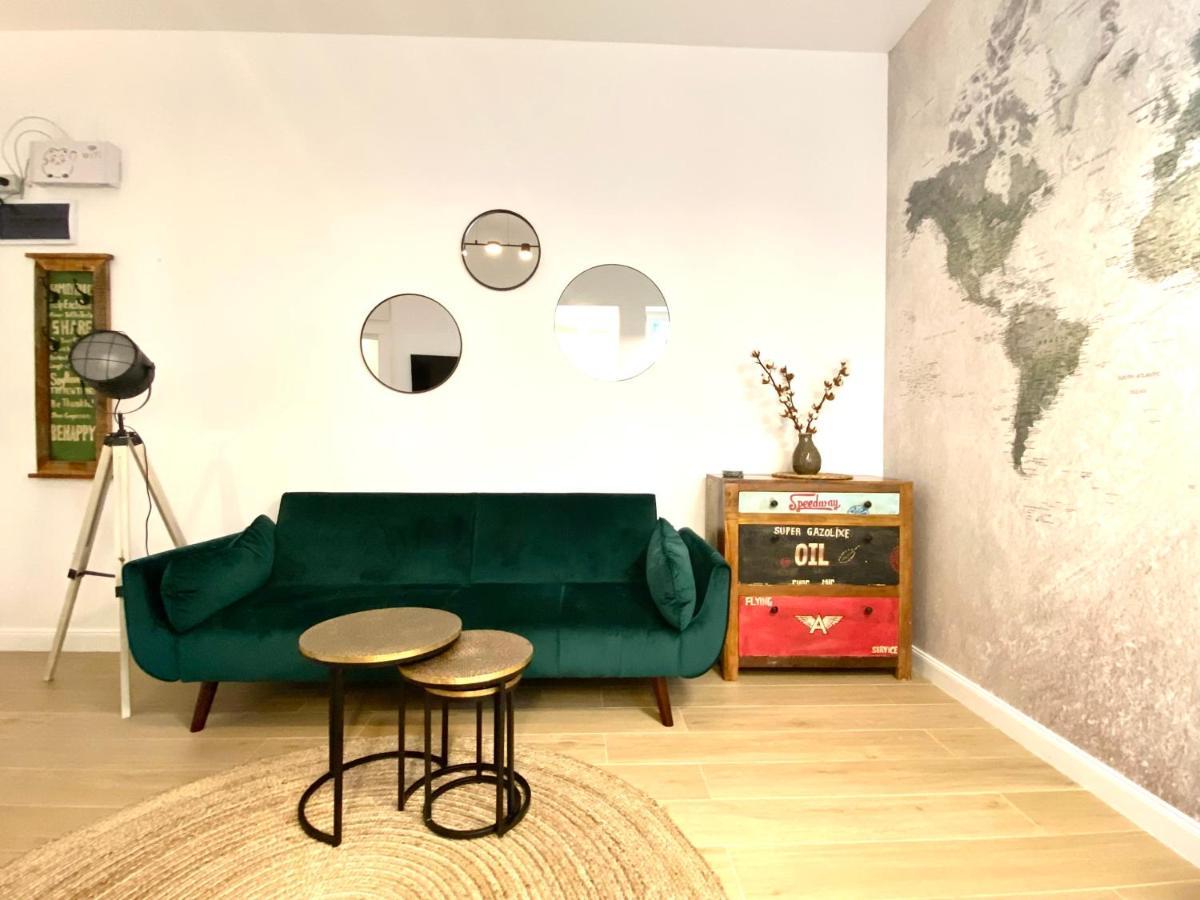 10 Council Square Apartman Brassó Kültér fotó