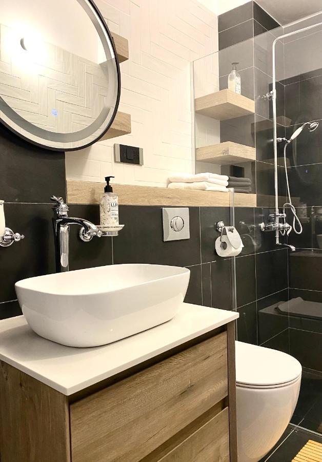 10 Council Square Apartman Brassó Kültér fotó