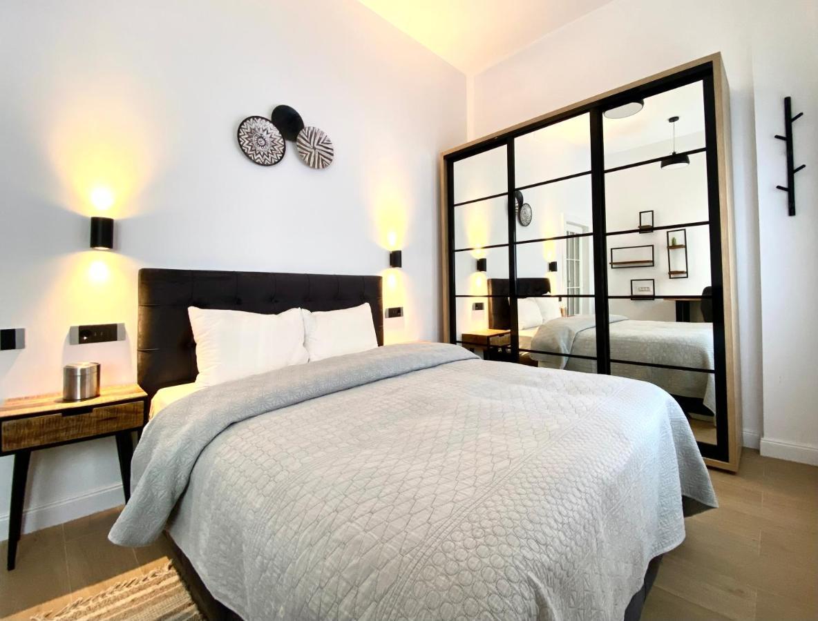 10 Council Square Apartman Brassó Kültér fotó