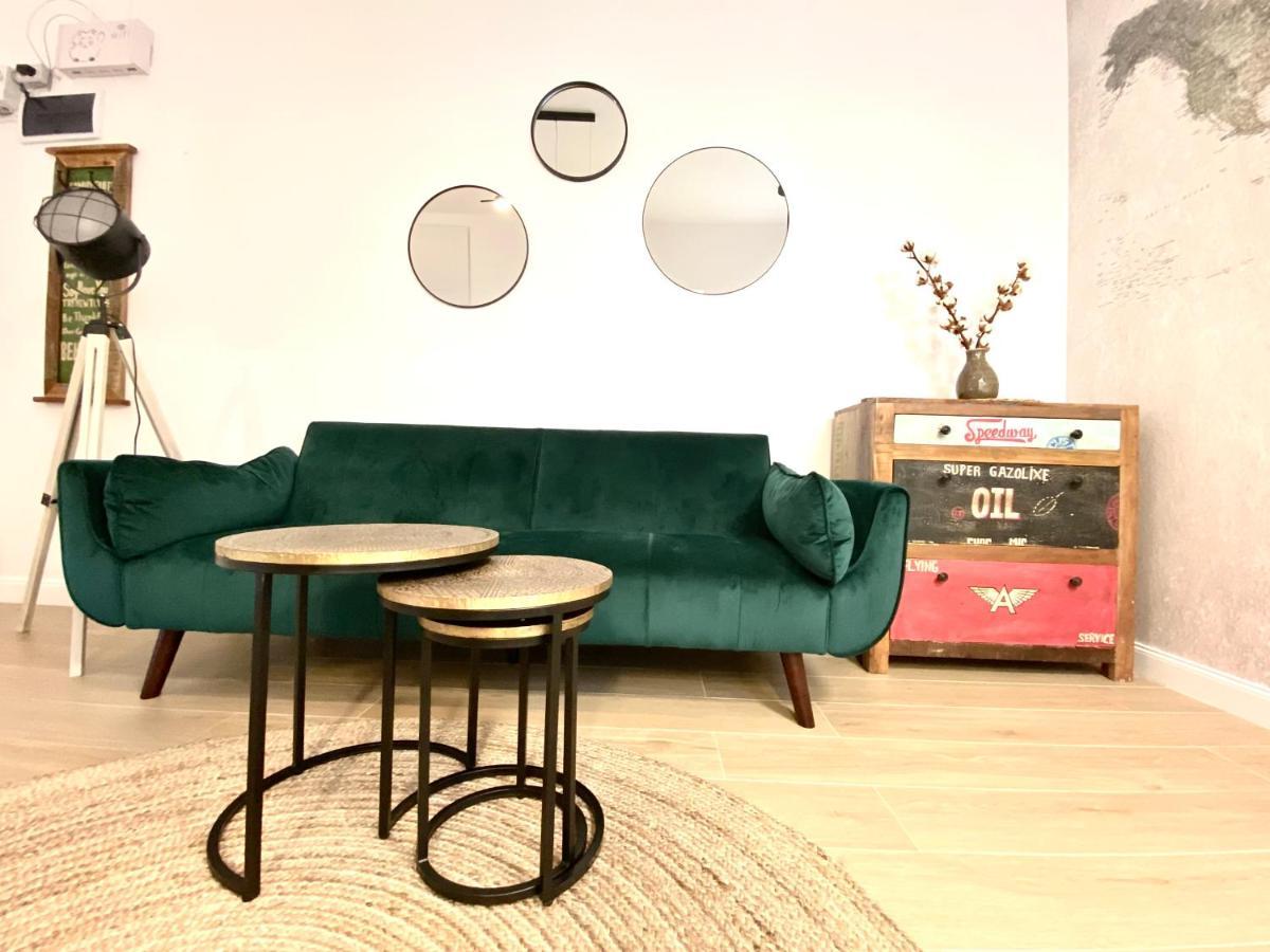 10 Council Square Apartman Brassó Kültér fotó